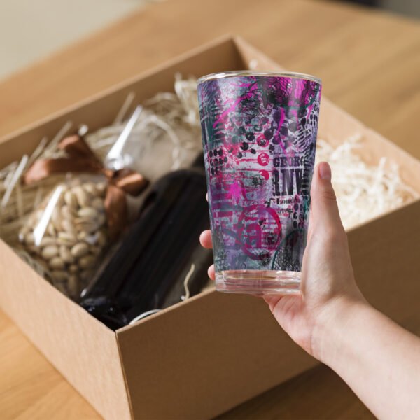 Shaker pint glass