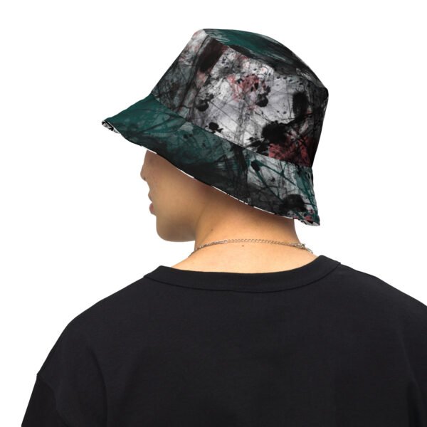 Reversible bucket hat