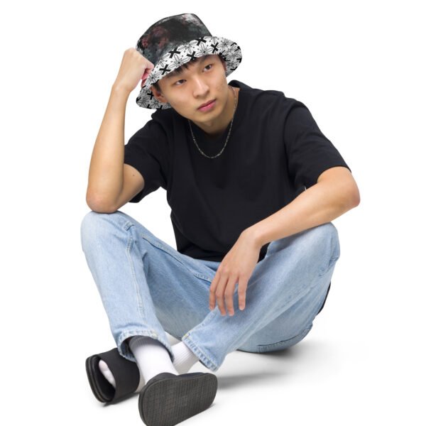 Reversible bucket hat